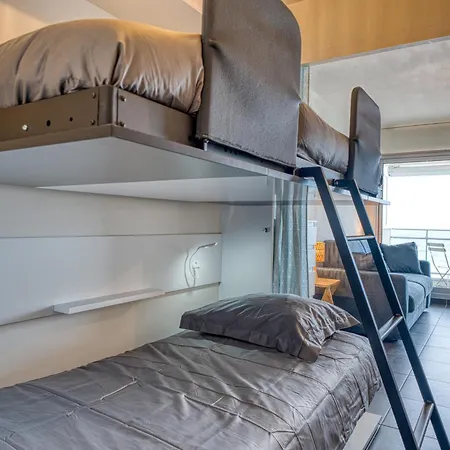 Premium Face Ocean, Balcon & Piscine