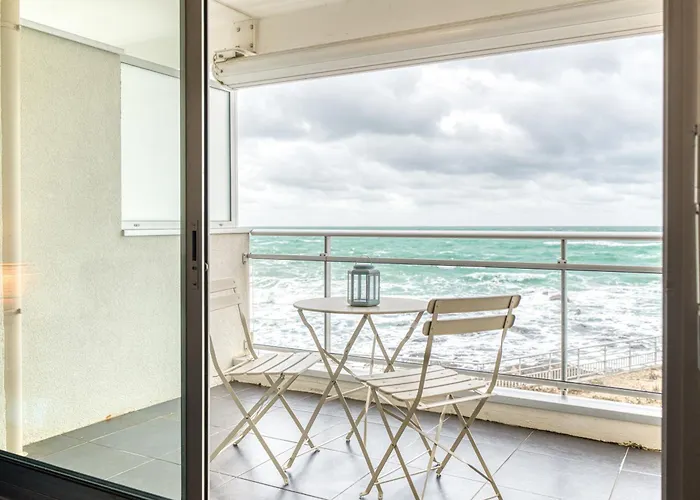 Premium Ocean View Studio, Balcony & Pool Les Sables-dʼOlonne