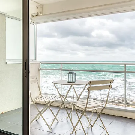 Premium Ocean View Studio, Balcony & Pool Les Sables-dʼOlonne