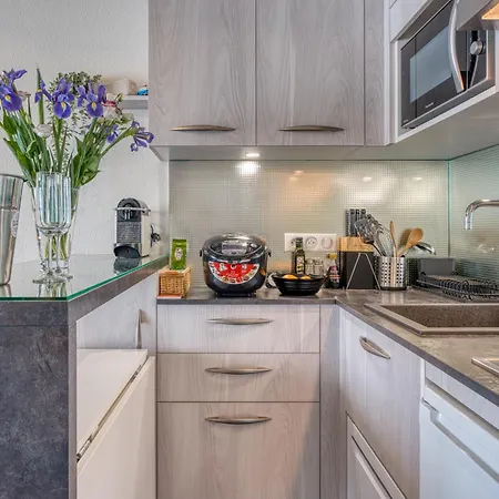 Apartman Premium Ocean View Studio, Balcony & Pool *