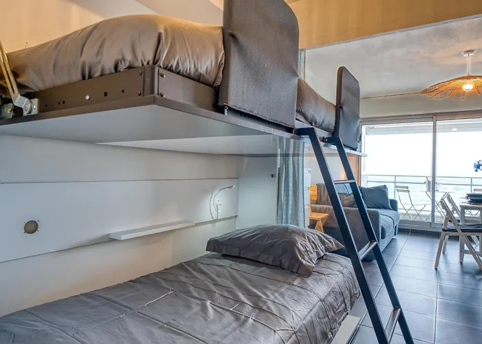 Premium Ocean View Studio, Balcony & Pool